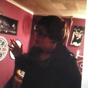 Meet your Posher, Val